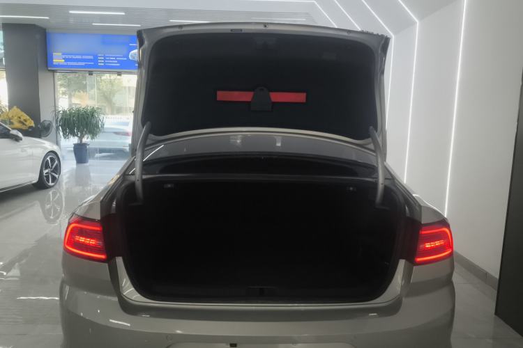 Used Volkswagen Magotan 2018 330TSI DSG Advanced Model
