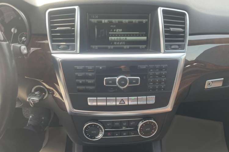 Used Mercedes-Benz M-Class 2014 ML 400 4MATIC Luxury Model