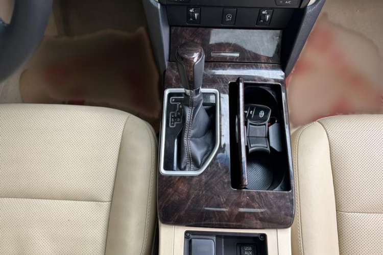 Used Toyota Camry 2016 2.0G 10th Anniversary Leading Edition
