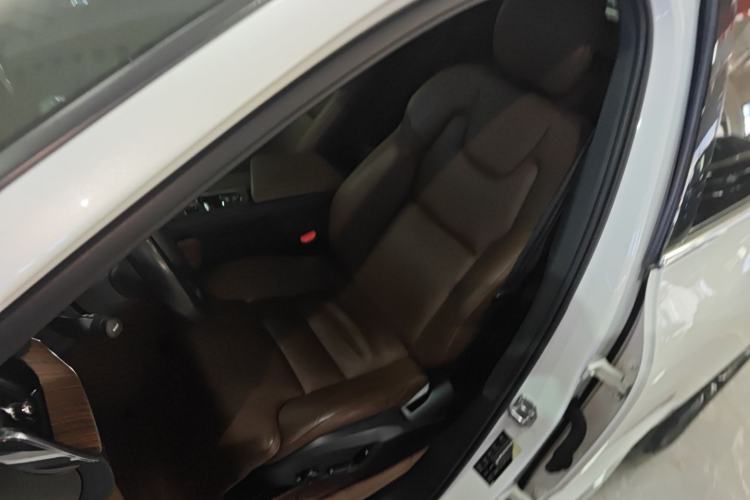 Used Volvo XC60 2021 T5 4x4 Smart Luxury Edition