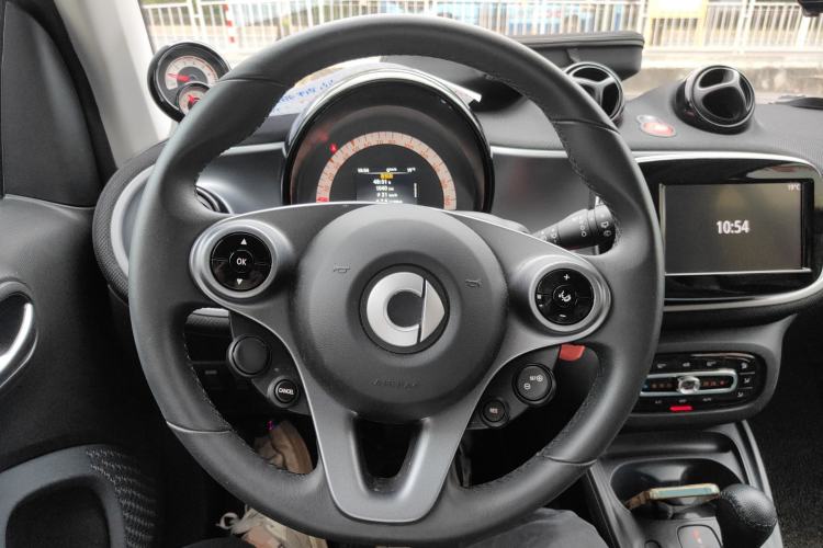 Used  fortwo 2018 0.9T 66kW Hardtop Pioneer Edition China V Emission Standard
