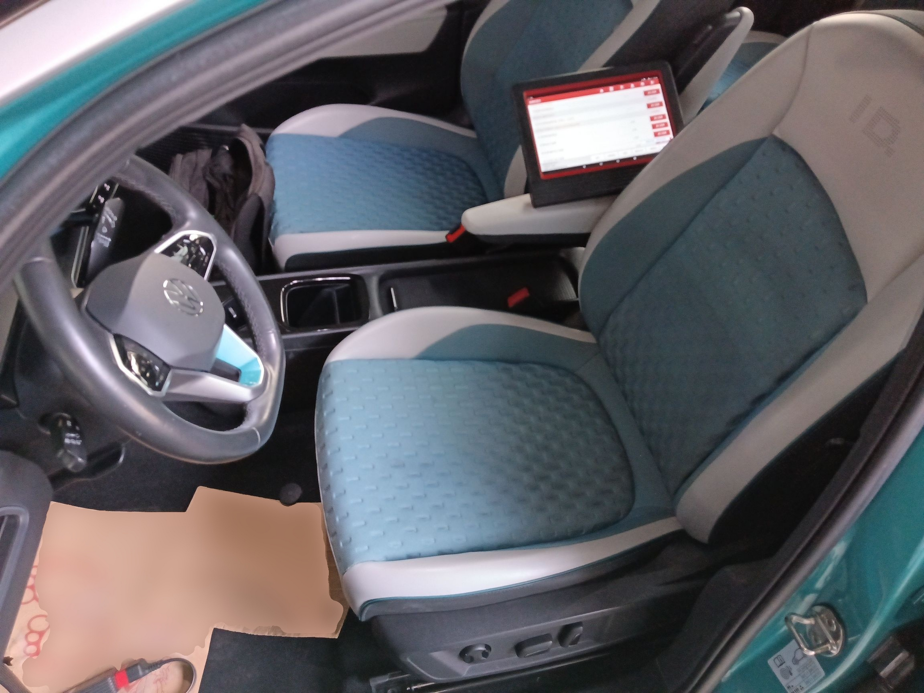 Переднее сиденье в автомобиле