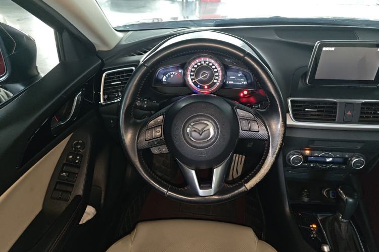 Used Mazda Mazda 3 Axela 2014 Sedan 2.0L Automatic Sport Model