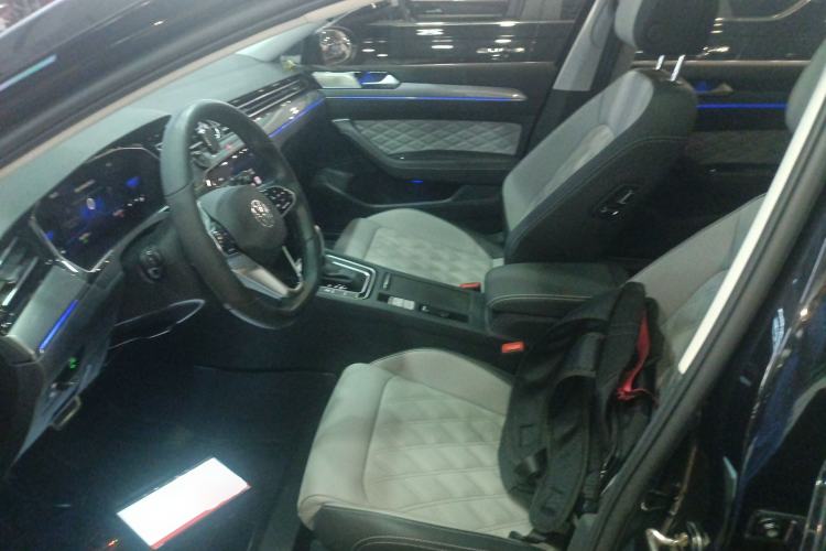 Used Volkswagen Magotan 2023 2 Million Units Limited Edition 330TSI DSG Leading Version
