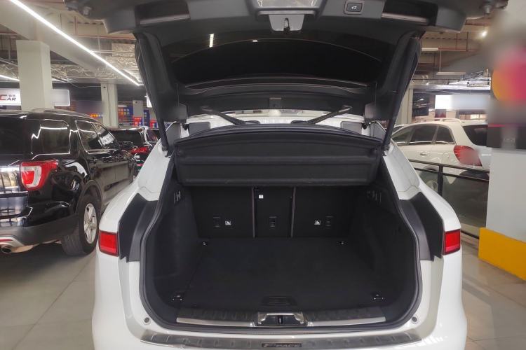 Used Jaguar F-PACE 2018 2.0T Two-Wheel Drive Urban Deluxe Edition
