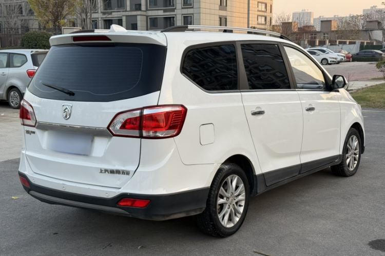 Used Baojun 730 2014 1.5L manual Comfort version 7 seats
