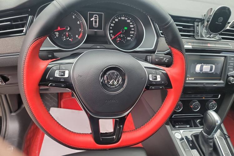 Used Volkswagen Magotan 2018 280TSI DSG Leading Model
