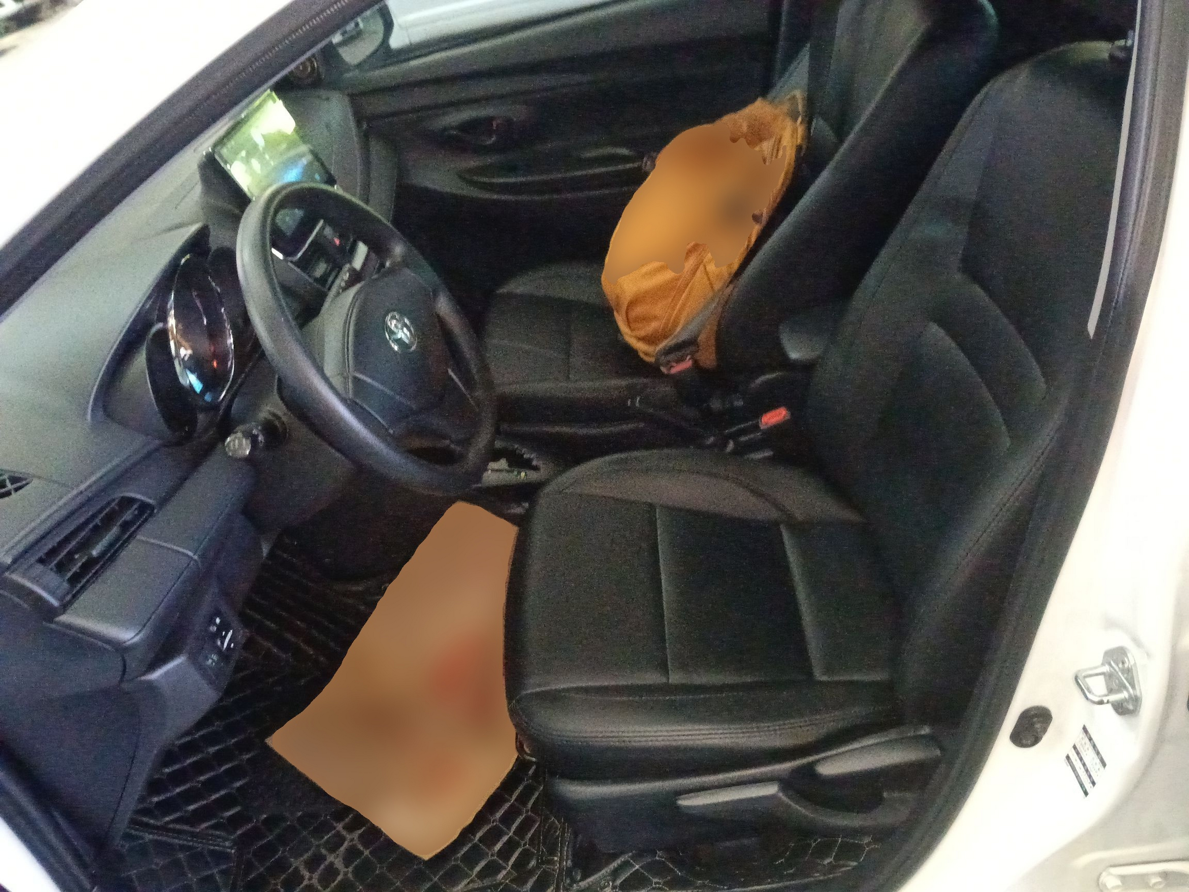 Переднее сиденье в автомобиле