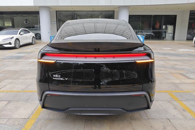 Used Tesla Model Y 2026 Rear-Drive Model