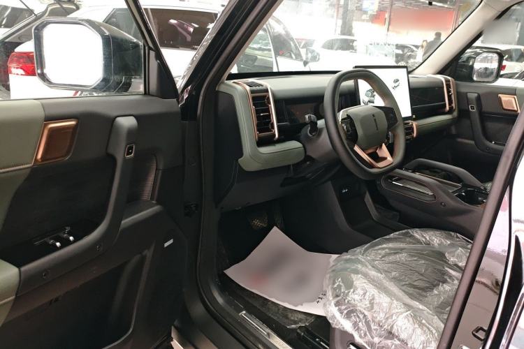 Used  03 2024 401km Range Two-Wheel Drive Standard Yuechao Version
