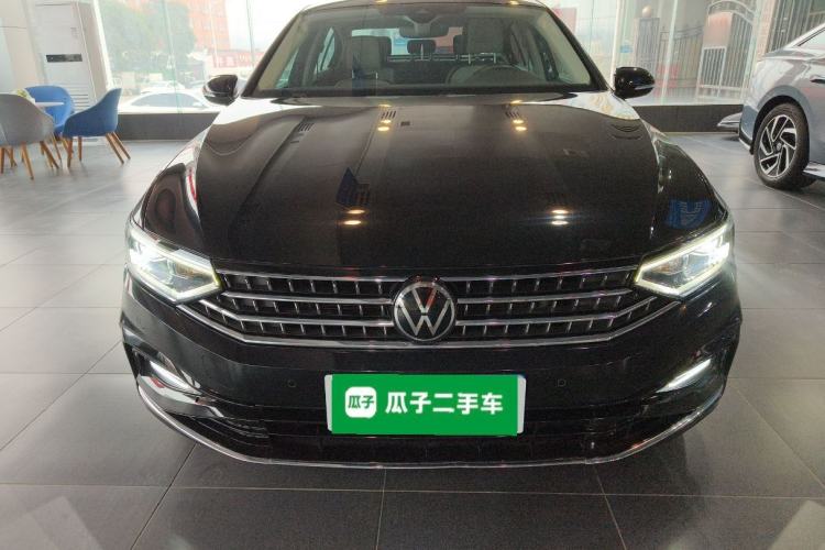 Used Volkswagen Magotan 2023 2 Million Units Limited Edition 330TSI DSG Leading Version
