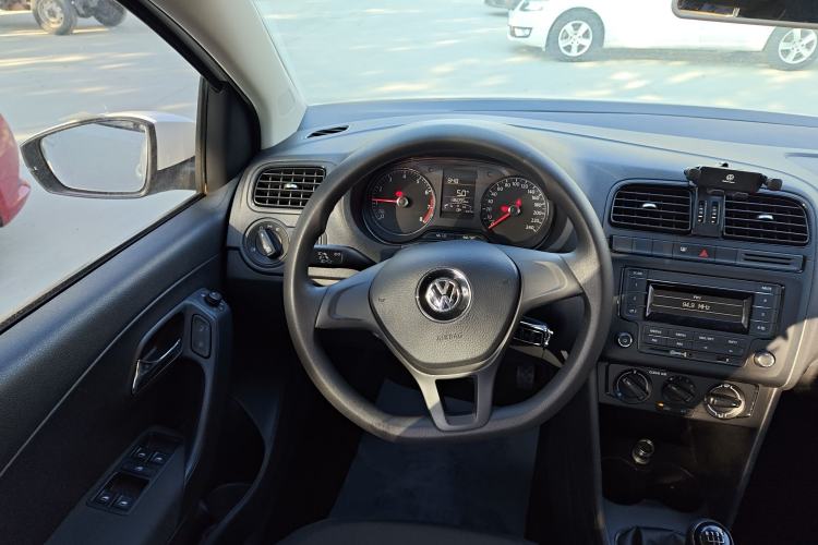 Used Volkswagen Polo 2016 1.4L Manual Fashion Model