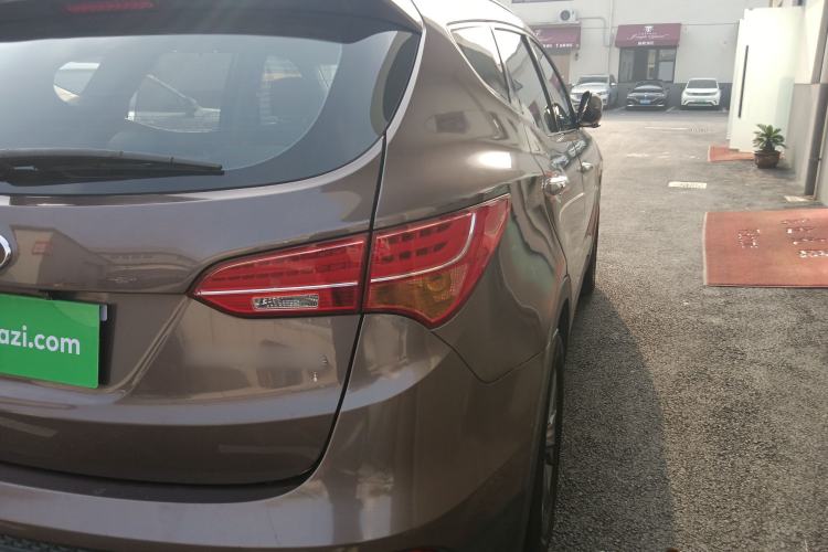 Used Hyundai Santa Fe 2013 2.4L Automatic Two-Wheel Drive Smart Version
