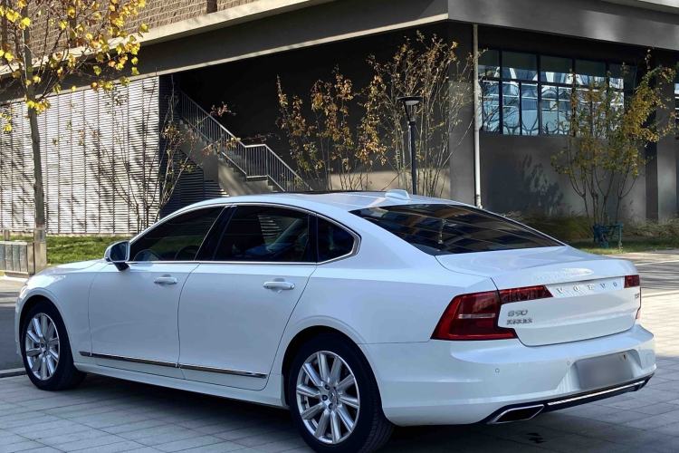 Used Volvo S90 2020 T5 Zhiyi Luxury Edition
