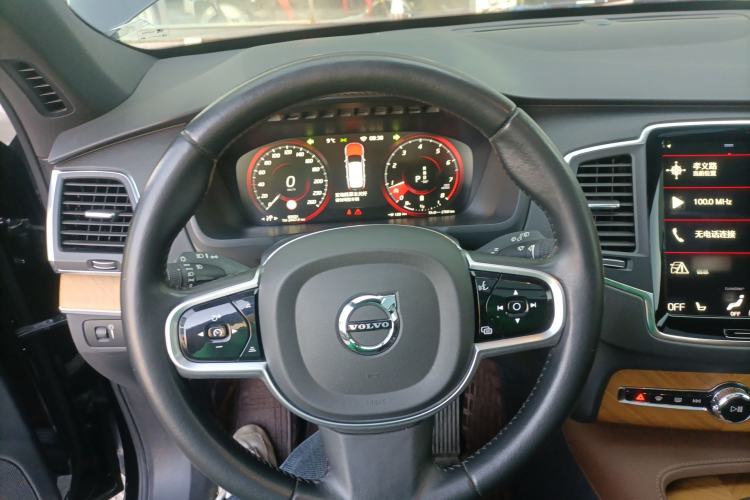 Used Volvo XC90 2022 B5 Smart Drive Luxury Edition 5 Seats
