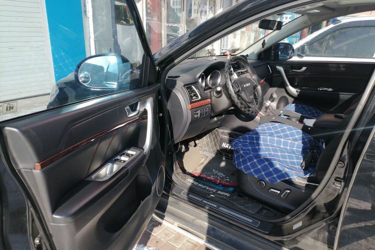 Used Haval H6 2015 Revised Version Sport Edition 1.5T Manual Transmission Two-Wheel Drive Elite Grade