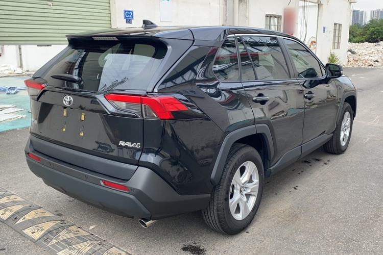 Used Toyota RAV4 2024 2.0L CVT Two-Wheel Drive Urban Edition
