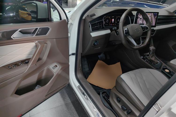 Used Volkswagen Tiguan L 2023 330TSI Automatic Two-Wheel Drive Smart Edition