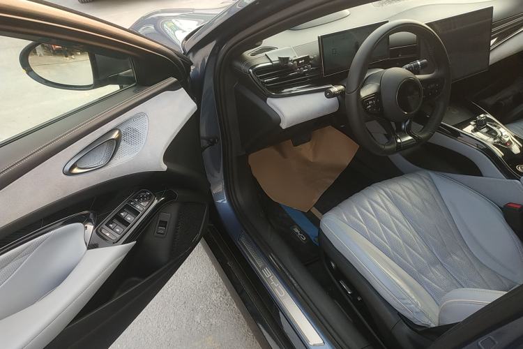 Used BYD Seal 2022 700 km Long-Range Rear-Wheel-Drive Version
