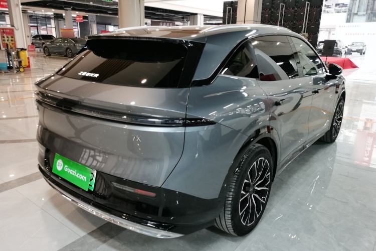 Used Zeekr 7X 2025 100 kWh Long-Range Rear-Wheel Drive with Intelligent Driving Features