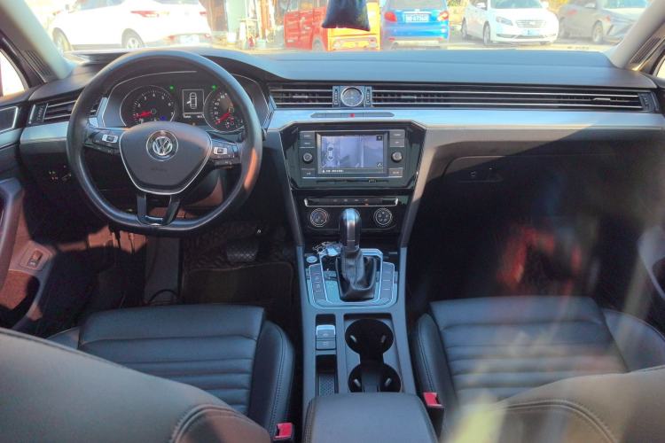 Used Volkswagen Magotan 2018 330TSI DSG Advanced Model
