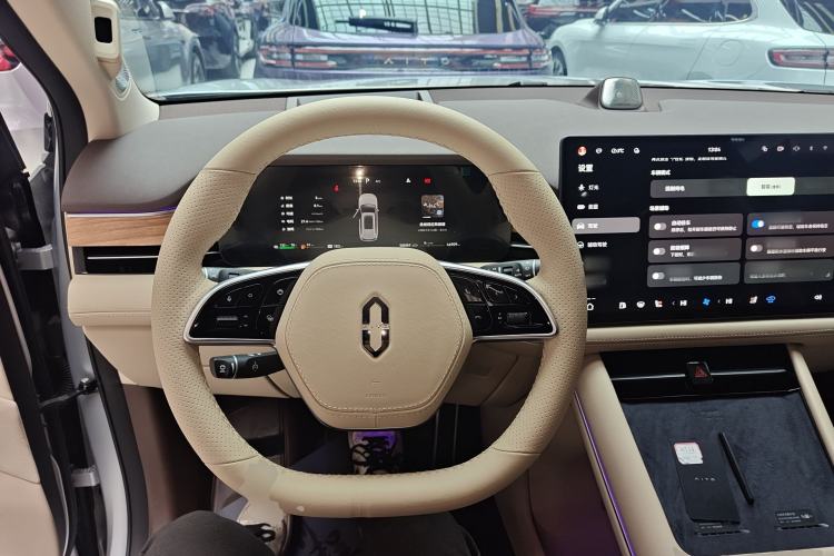 Used Hima AITO M7 2024 1.5T Rear-Drive Plus Version 6 Seats
