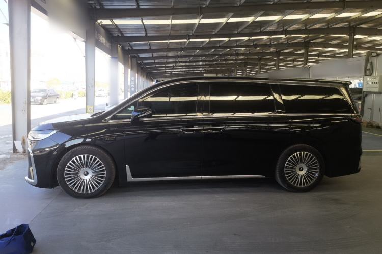 Used VOYAH Dream 2025 PHEV Four-Wheel-Drive Flagship Version – Qiankun Edition