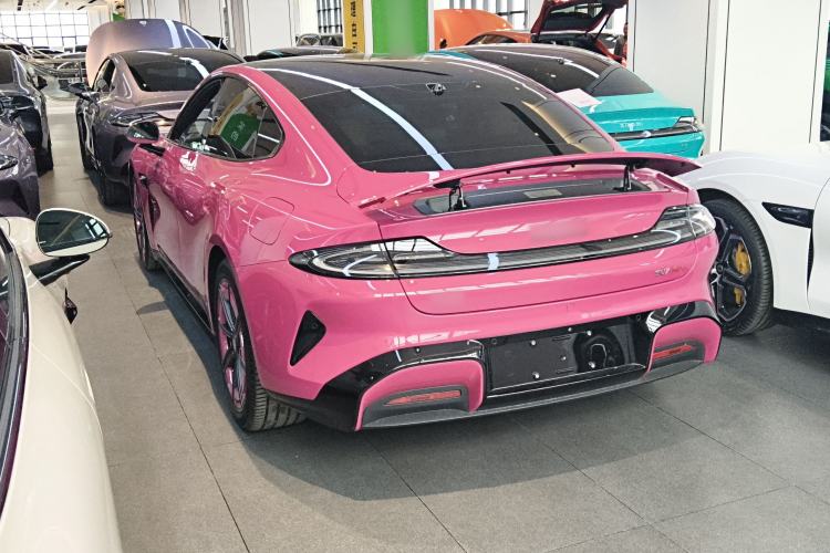 Used Xiaomi Auto SU7 2024 Four-Wheel Drive Ultra-Long Range Advanced Intelligent Driving Max Edition