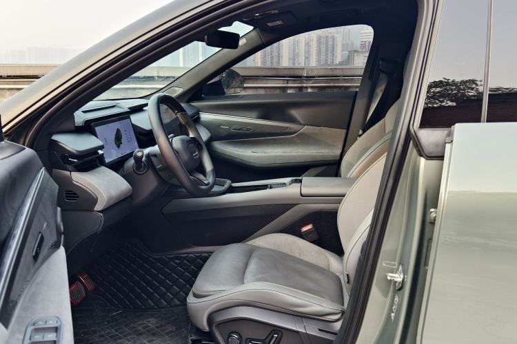 Used Lynk & Co 08 EM-P 2023 220km All-Wheel-Drive Performance Halo
