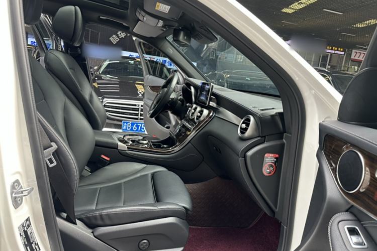 Used Mercedes-Benz GLC 2019 Facelift GLC 260 L 4MATIC Luxury Model
