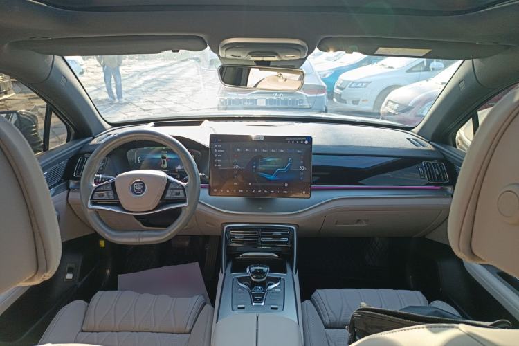 Used BYD Tang New Energy 2024 DM-i Glory Edition 200KM Flagship Model
