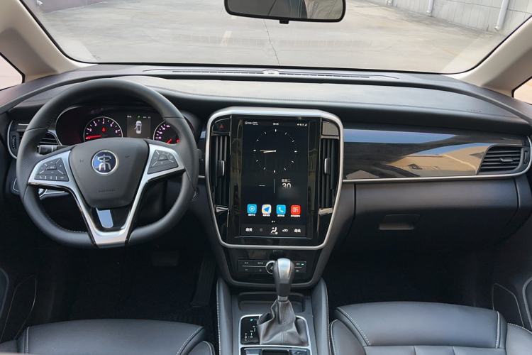 Used BYD Song MAX 2018 1.5T Automatic Smart Connect Elite Model with 6 Seats
