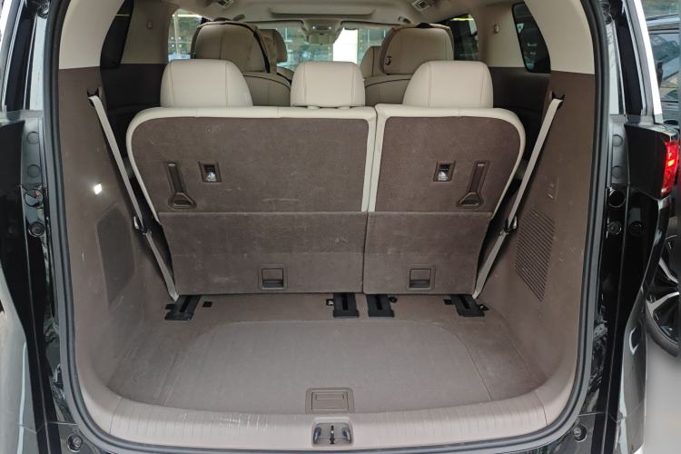 Used Denza D9 2022 DM-i 1040 Prestige Model