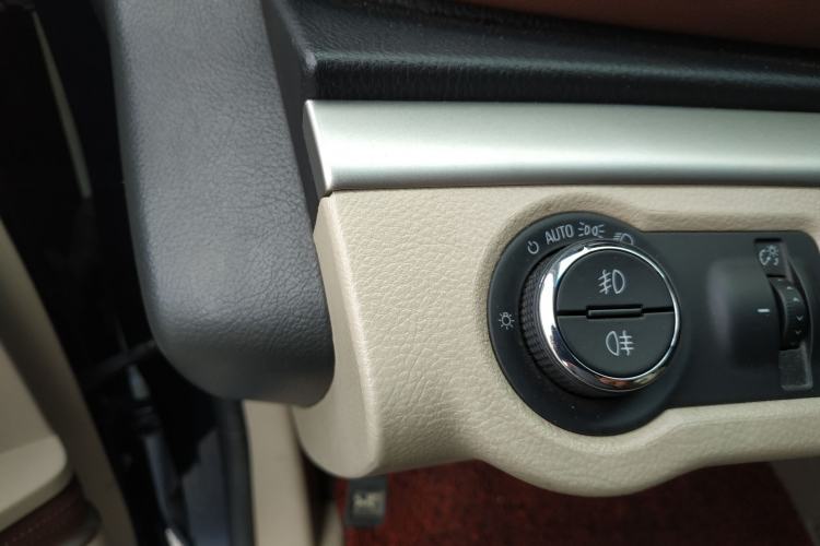 Used Buick GL8 2014 3.0L GT Luxury Business Haoya Edition
