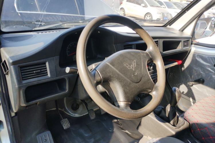 Used Wuling Zhiguang 2020 1.2L Van Utility Model China VI Emission Standard 2 Seats LSI