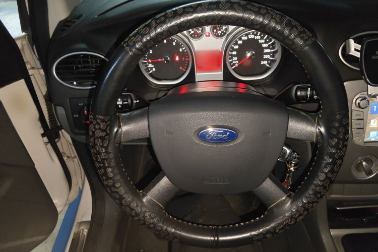 Used Ford Focus 2013 Hatchback Classic 1.8L Automatic Base Model
