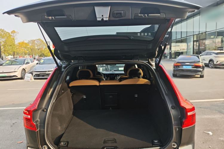 Used Volvo XC60 2018 T5 4x4 Zhiyi Edition
