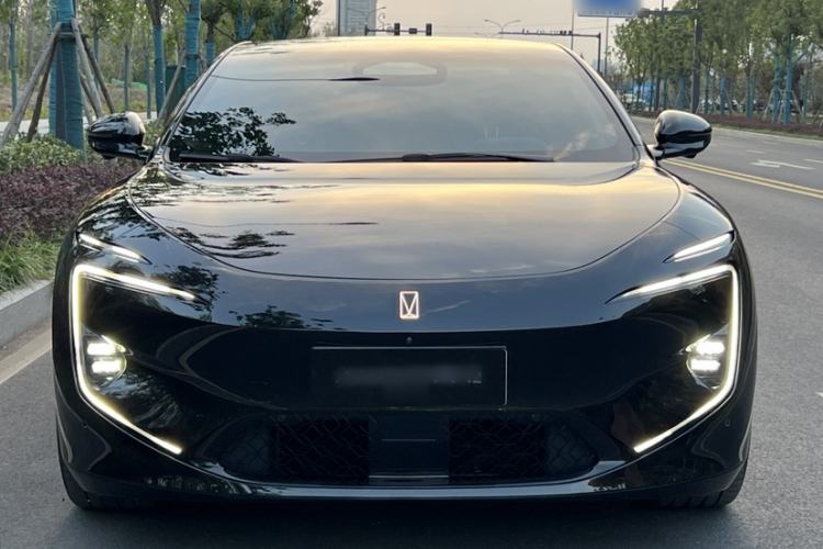 Used  12 2025 Ultra Extended-Range Edition