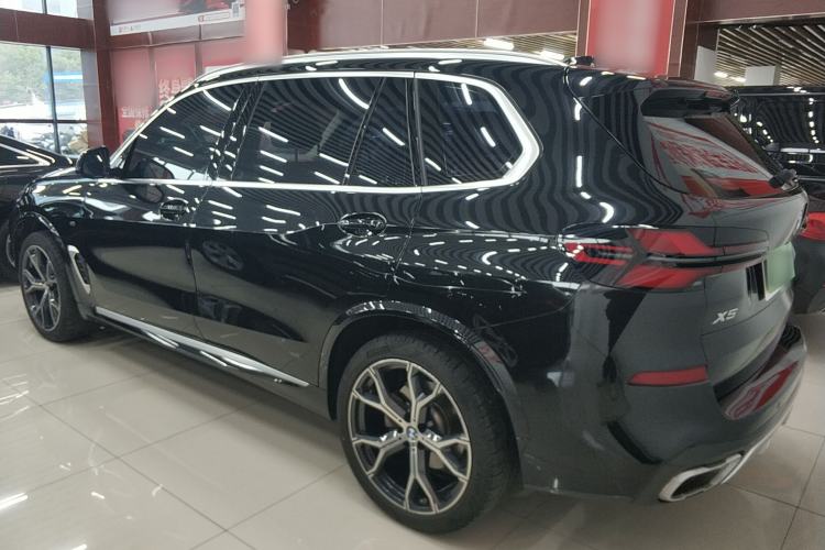 Used BMW X5 2023 xDrive 30Li Luxury M Sport Package