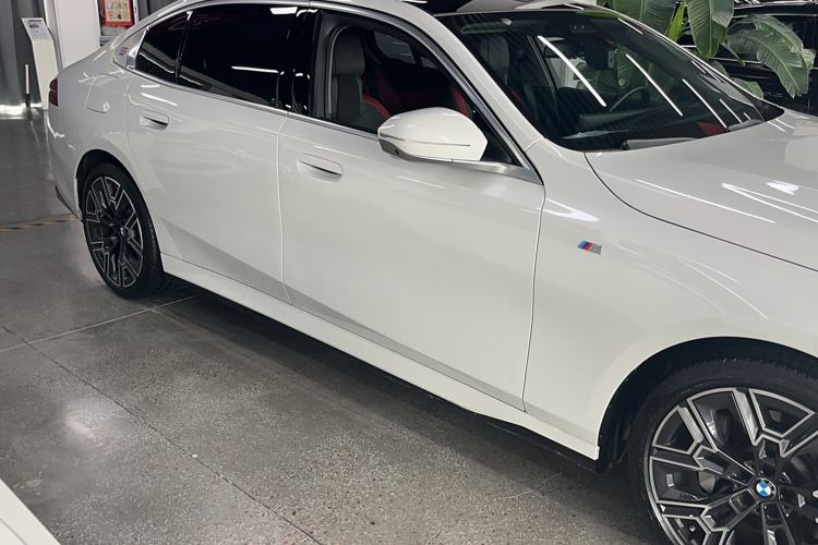 Used BMW 5 Series 2024 530Li Luxury Edition M Sport Package
