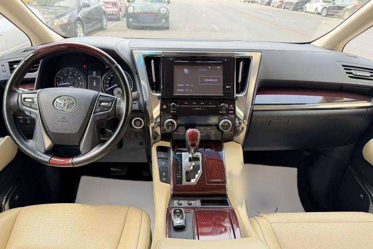 Used Toyota Alphard 2018 3.5L Luxury Edition
