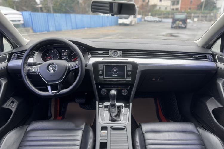 Used Volkswagen Magotan 2018 330TSI DSG Advanced Model
