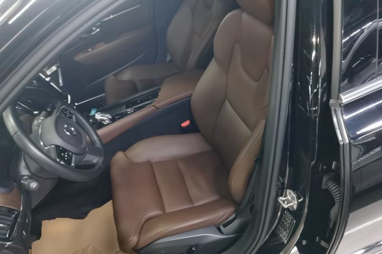 Used Volvo S90 2022 B5 Zhiyuan Luxury Edition
