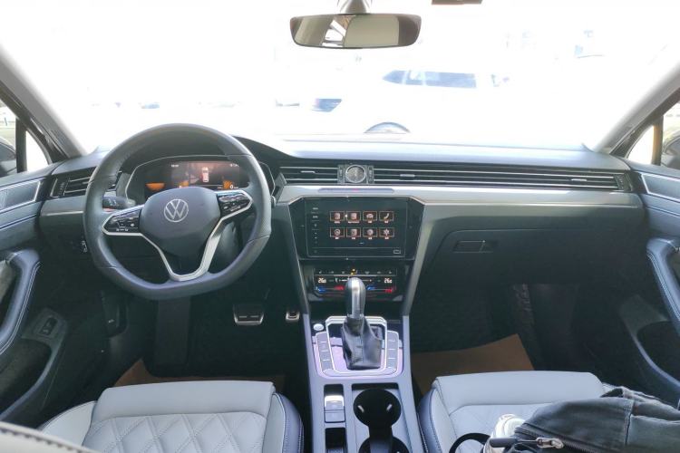 Used Volkswagen Magotan 2023 2 Million Units Limited Edition 330TSI DSG Leading Version