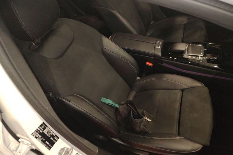 Used Mercedes-Benz A-Class 2022 Second Facelift A 200 L Sport Sedan Fashion Version
