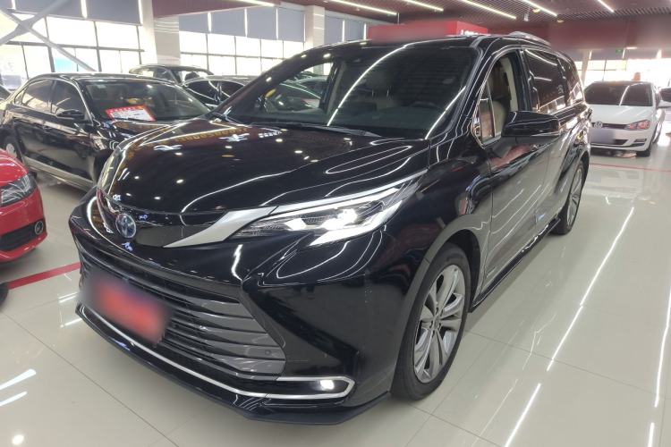 Used Toyota Sienna 2023 2.5L Hybrid Deluxe Edition