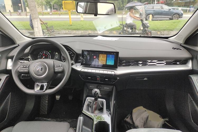 Used MG 5 2023 180 DVVT Manual Fashion Edition
