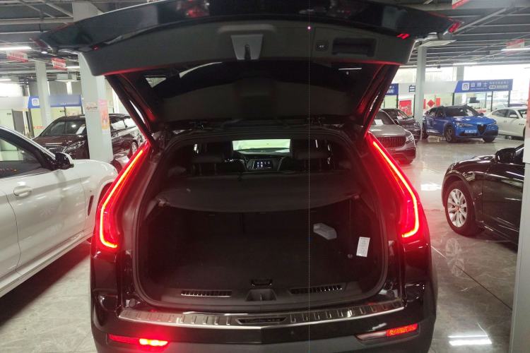 Used Cadillac XT4 2020 28T Two-Wheel-Drive Leading Version