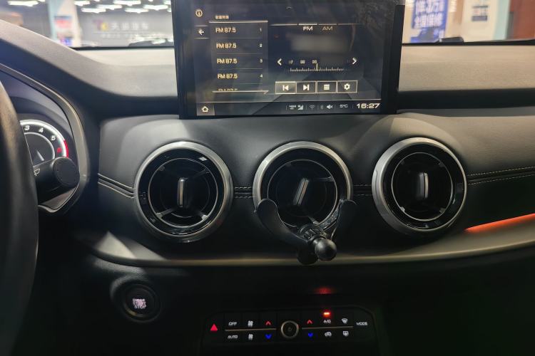 Used Wey VV6 2018 2.0T Two-Wheel Drive Flagship Version China V Standard
