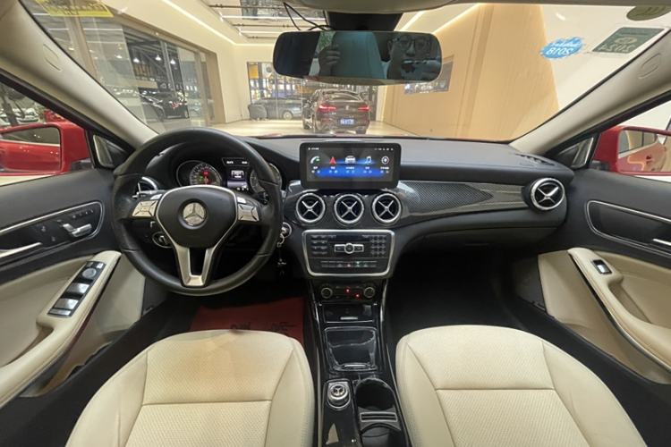 Used Mercedes-Benz GLA 2015 GLA 200 Fashion Model
